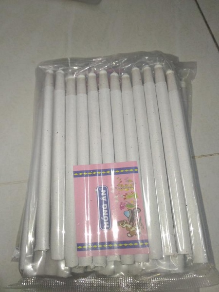 Phấn sáp xé Hồng Ân